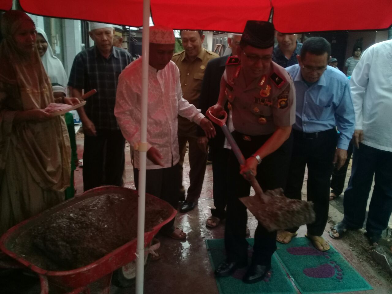 Peletakan Batu Pertama oleh Bapak Kapolda Jambi